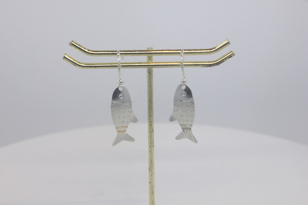 房指輪チャームピアス〈魚〉(Fusa Ring Earrings – Fish)